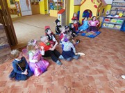 Karneval s Mirečkem a Leontýnkou